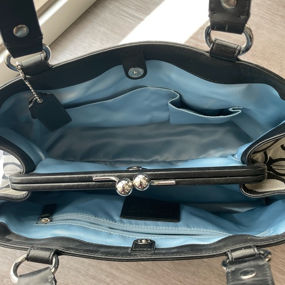 GUC Authentic Coach Purse - Picture 3 of 5
